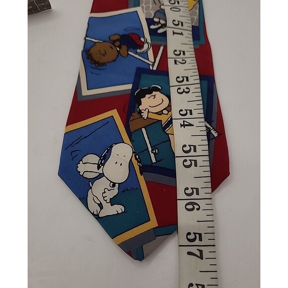 Peanuts Gang Charlie Brown Snoopy Sports Athletic Games of Life Neck Tie Silk - Picture 8 of 8